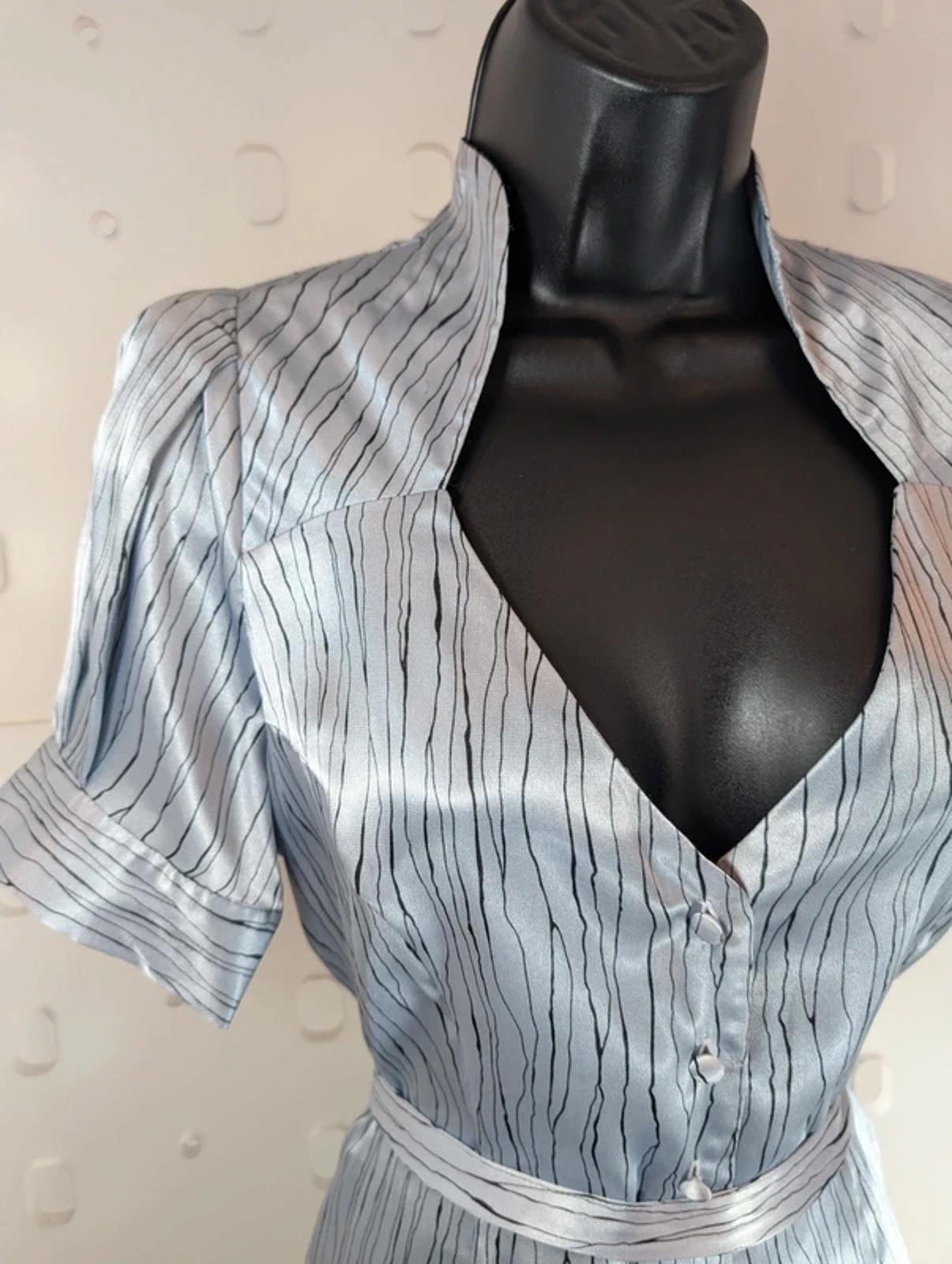 BCBG Max Azria Tie Waist Blouse Soft V Neck Button Front UK6