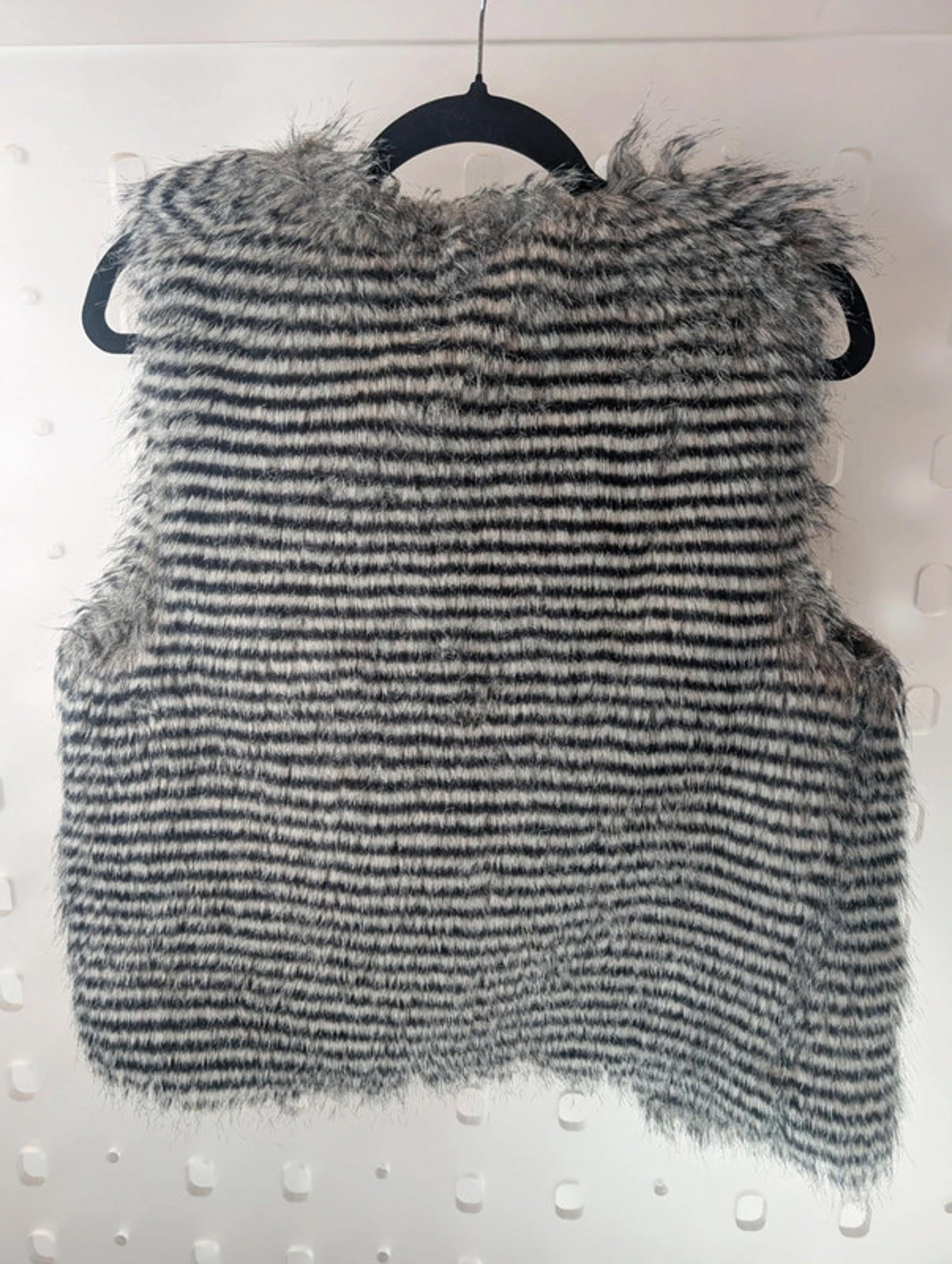 Calvin Klein Fluffy Faux Fur Gilet – Size M
