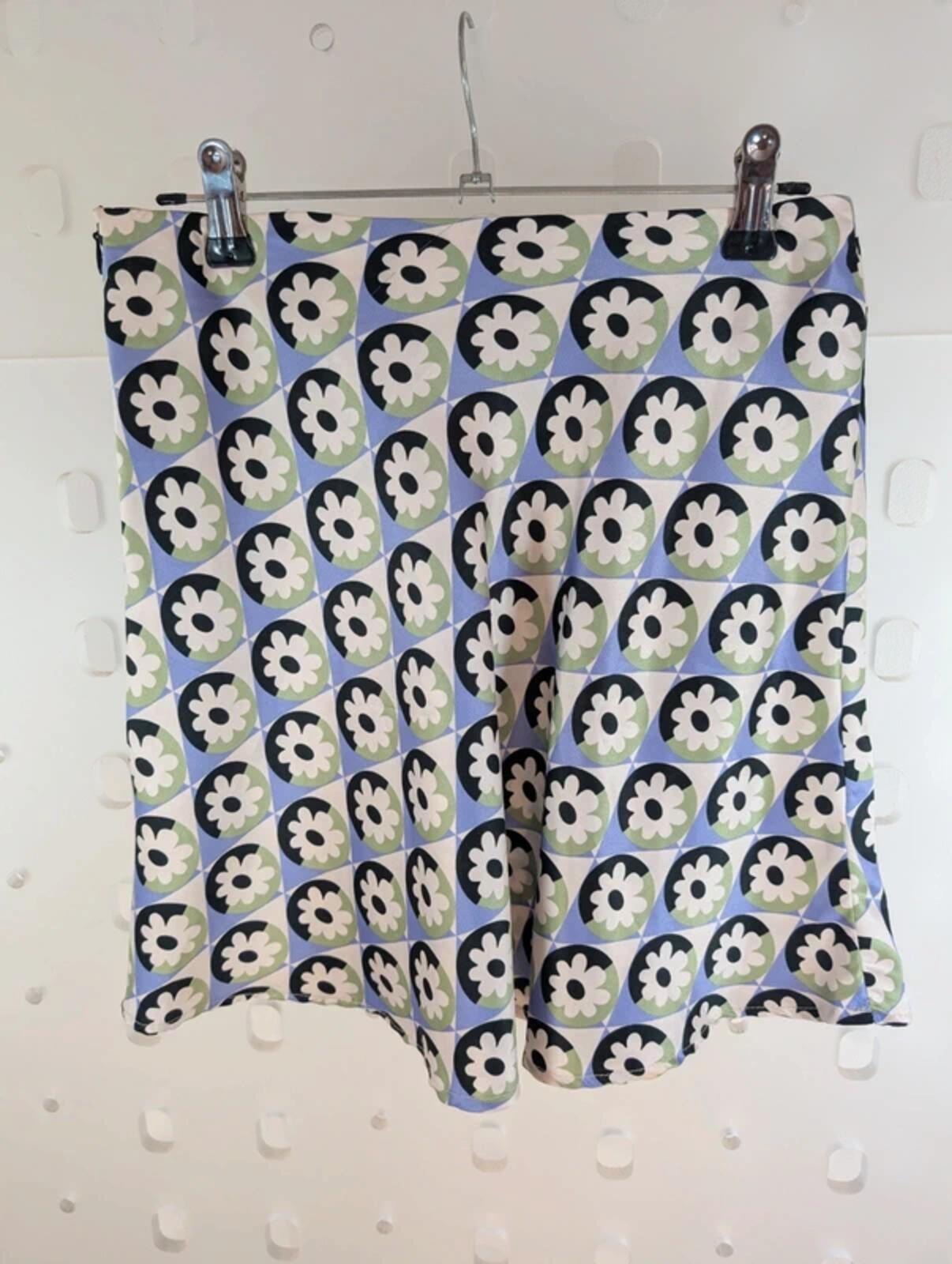 60s Mod Mini Skirt – Satin Finish – Geometric Print – XS