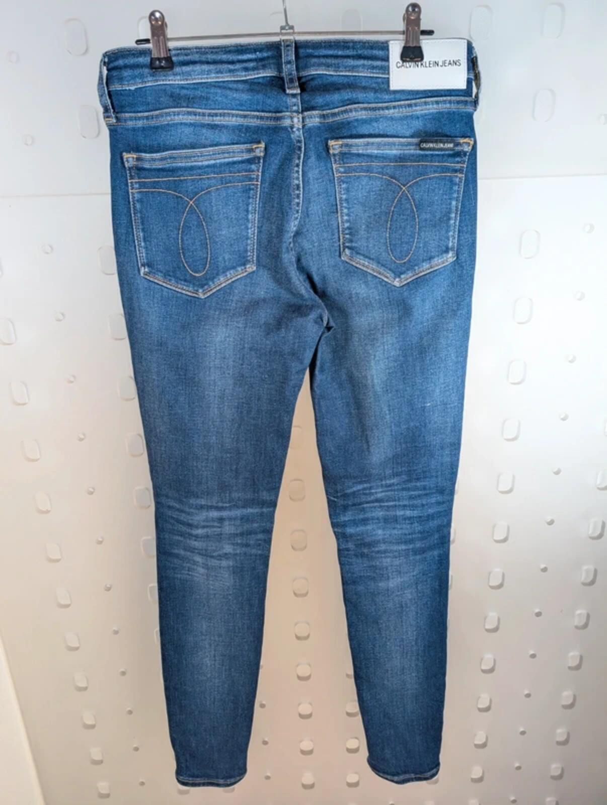 Calvin Klein CKJ011 Mid Rise Skinny Jeans W27