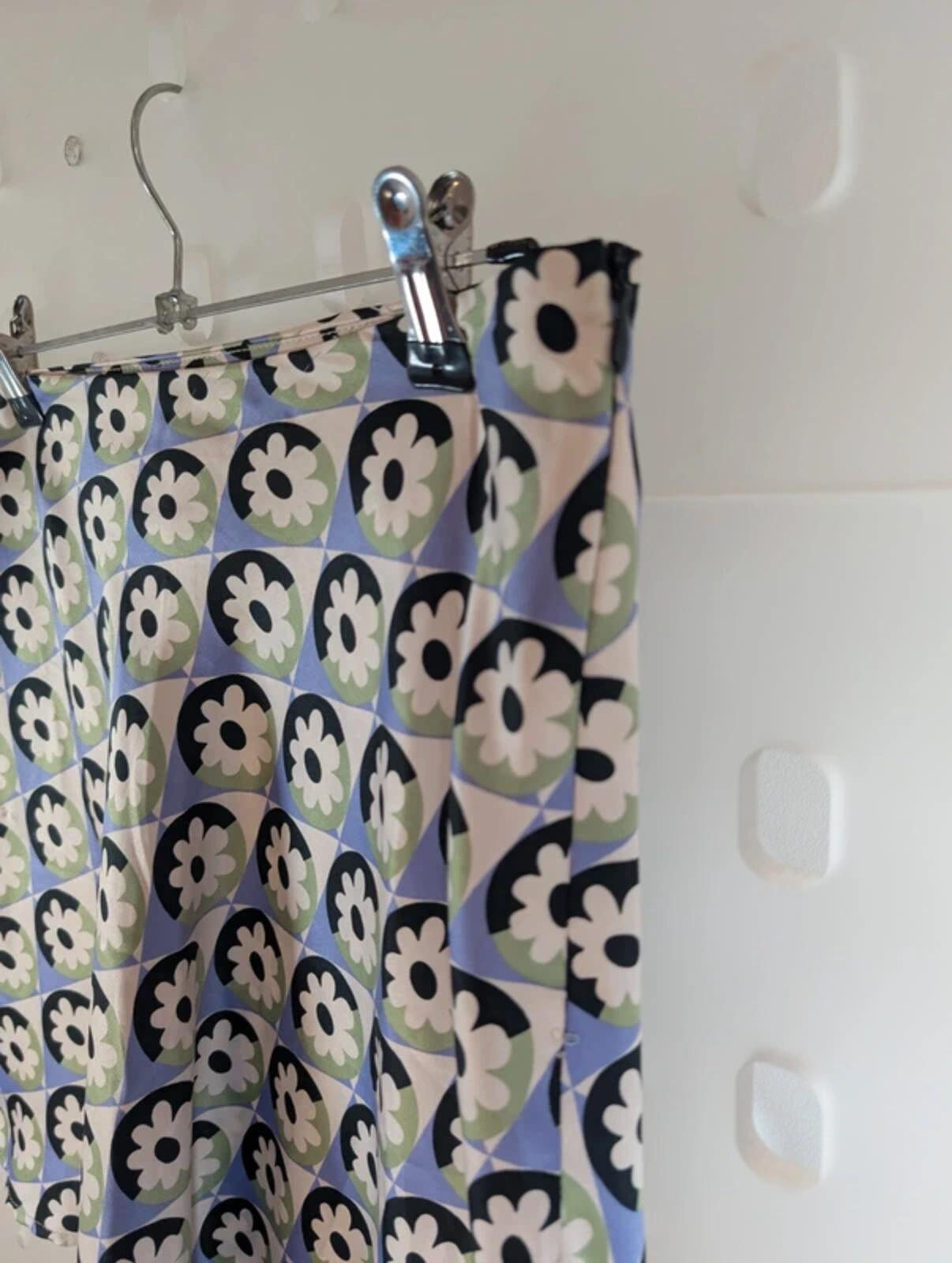 60s Mod Mini Skirt – Satin Finish – Geometric Print – XS